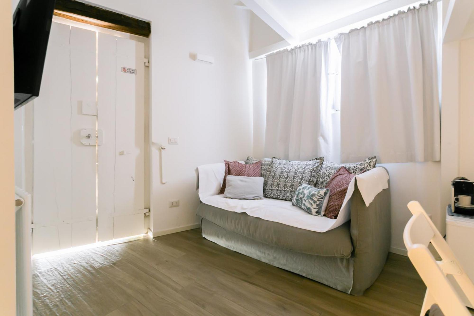 Milano Apartments Vigevano Buitenkant foto